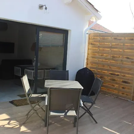 Holiday home Maisonnette 2 Pieces 100m De La De La Clere *