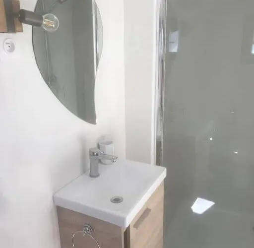 Maisonnette 2 Pieces 100m De La De La Clere * Le Grand Vieil